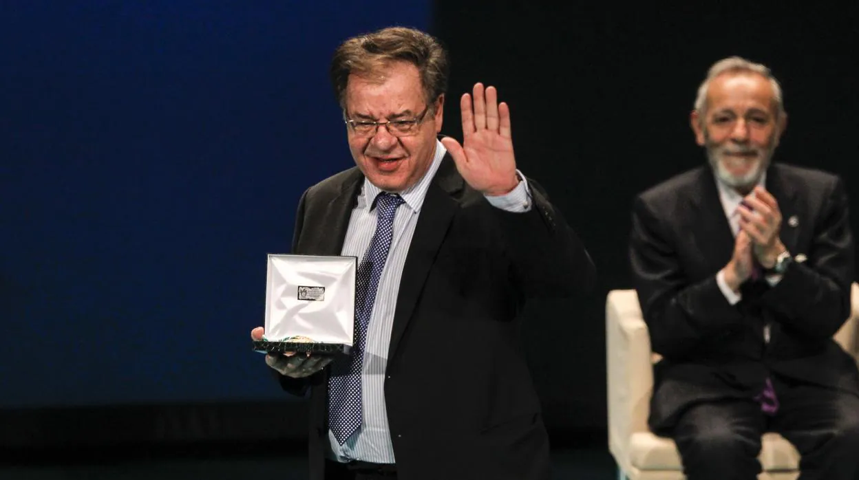 Imagen de Rodríguez recogiendo el año pasado la medalla de Andalucía