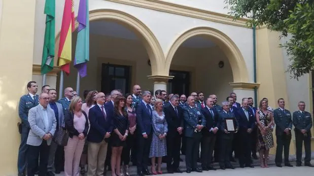 La Guardia Civil recibe la Medalla del Campo de Gibraltar