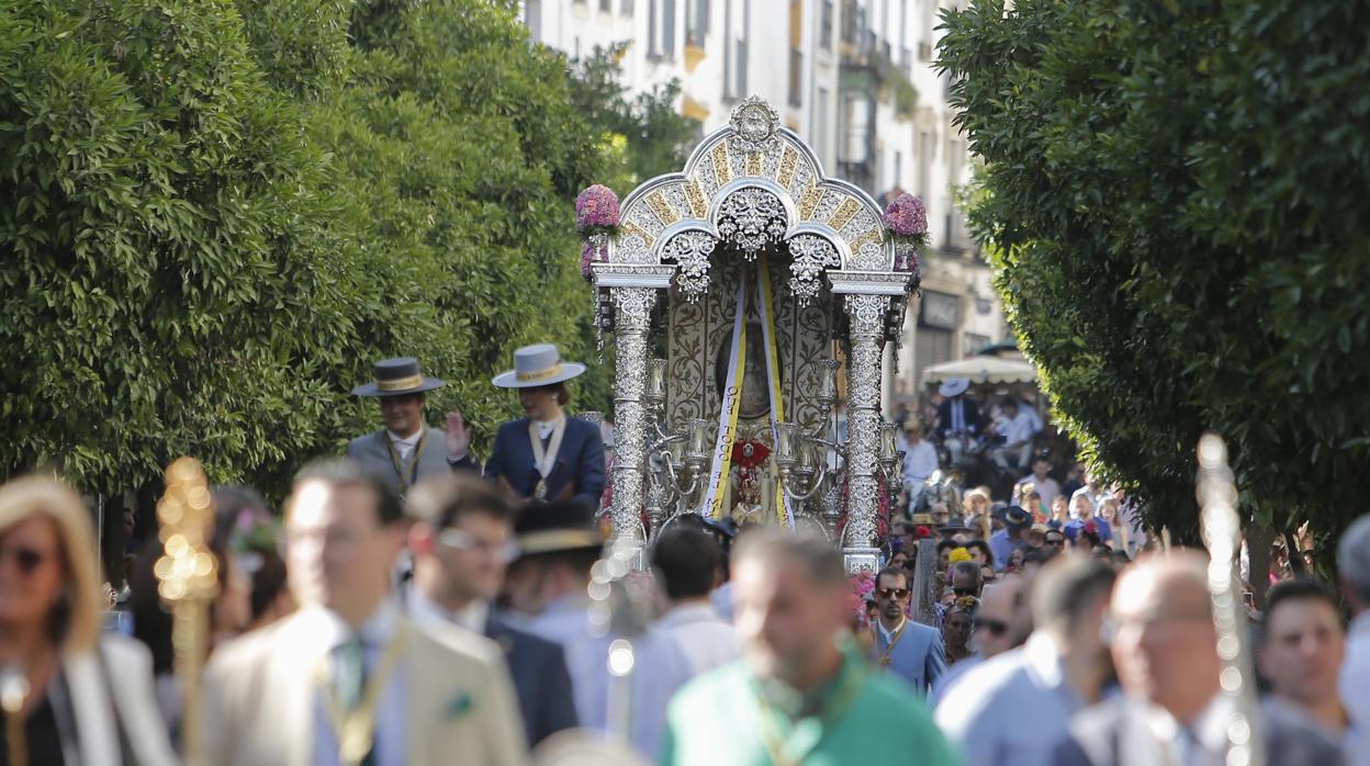 La hermandad del Rocío de Córdoba en su última salida