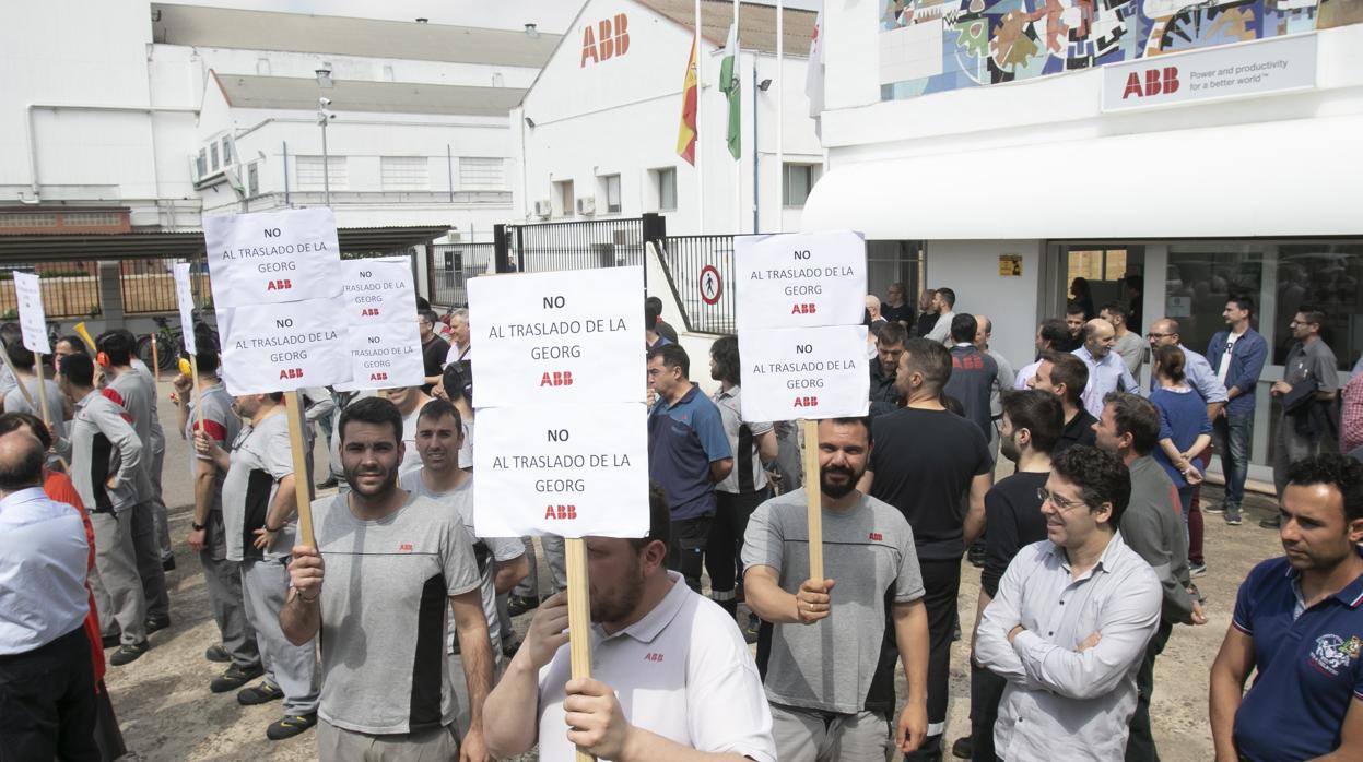 Protesta de trabajadores de ABB en mayo de 2018