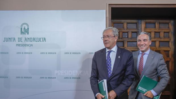 La creación de una empresa precisa de 1.838 trámites administrativos en Andalucía