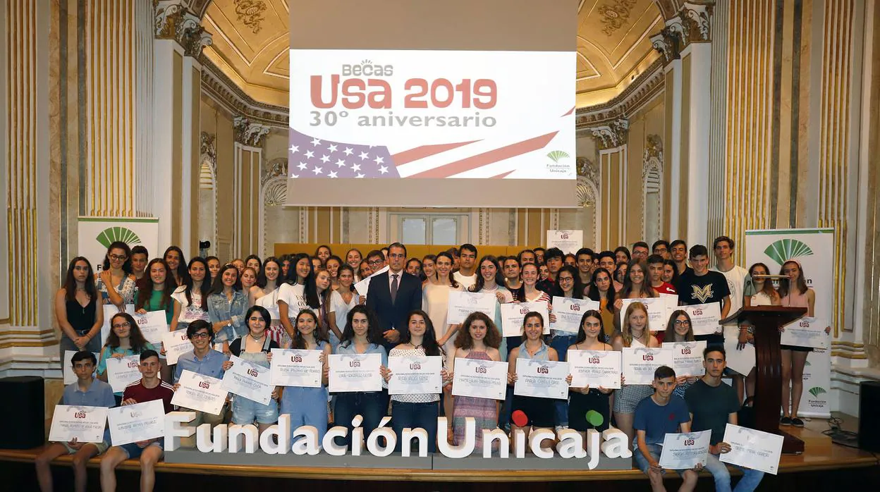 Estudiantes beneficiados por las becas que ofrece la Fundación Unicaja