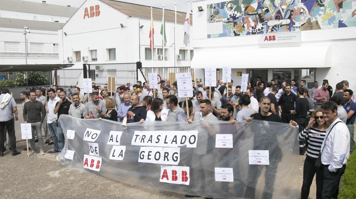 Manifestación en la planta de ABB de Córdoba en mayo del año pasado