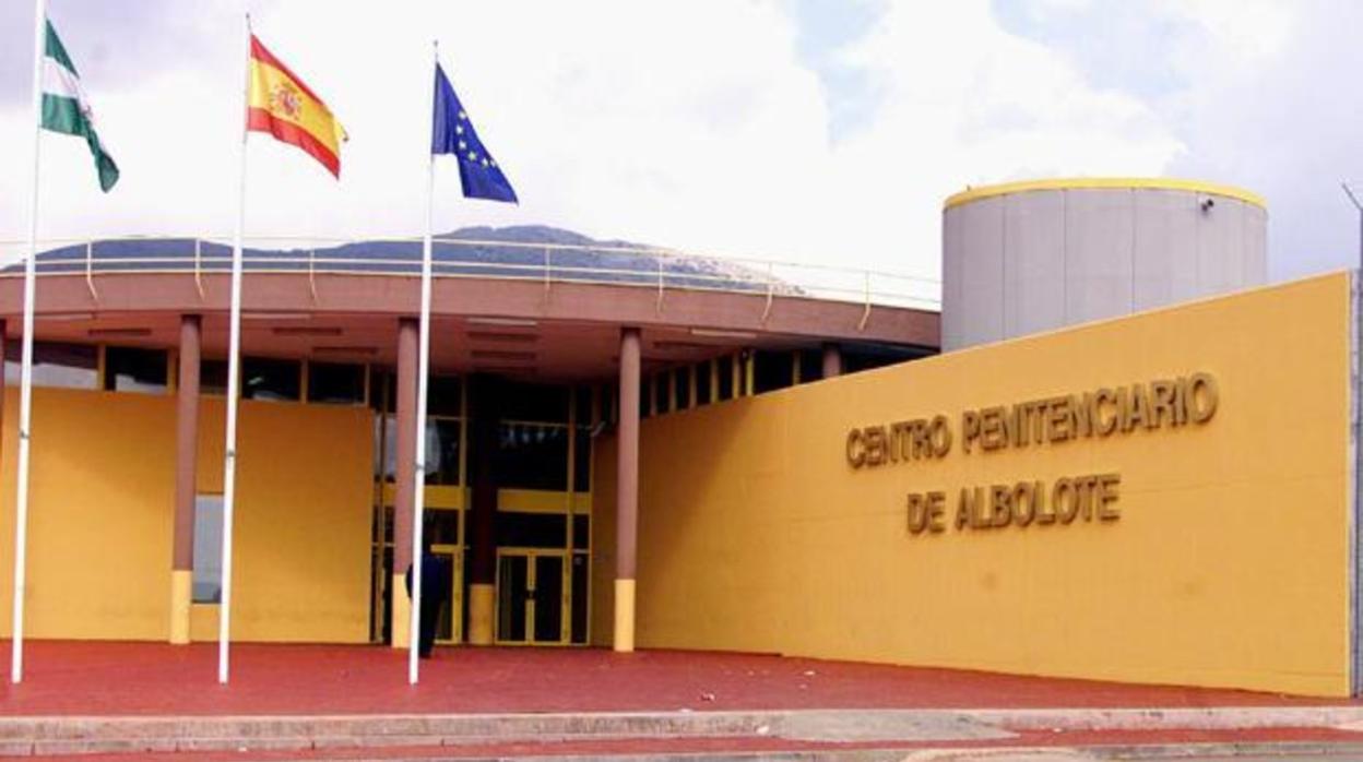 La agresión ha tenido lugar este jueves en la cárcel de Albolote, en Granada.