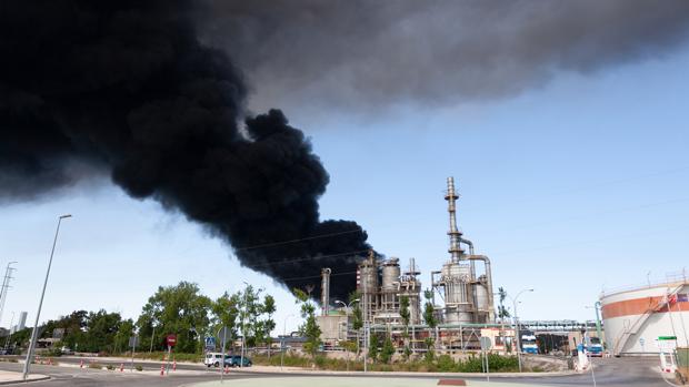 Un cortocircuito pudo provocar el incendio en la planta química de Indorama en San Roque