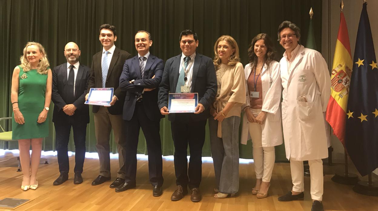 Los premiados junto a miembros del Imibico y Roche