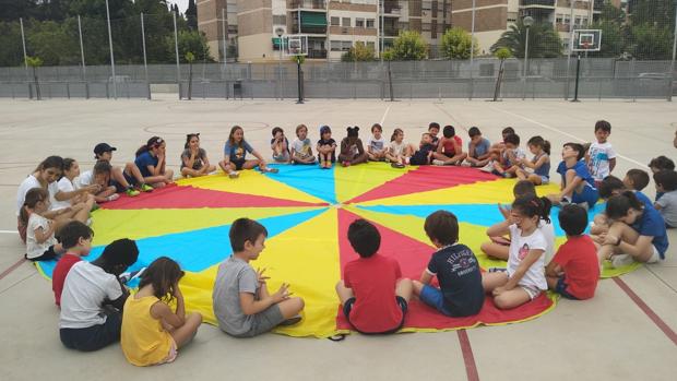 La Fundación Santos Mártires ofrece un lugar de encuentro en su escuela de verano