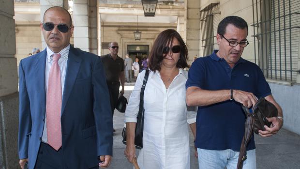 La Junta de Andalucía «persigue» a la testigo que comprometió a Chaves y Griñán en el caso ERE