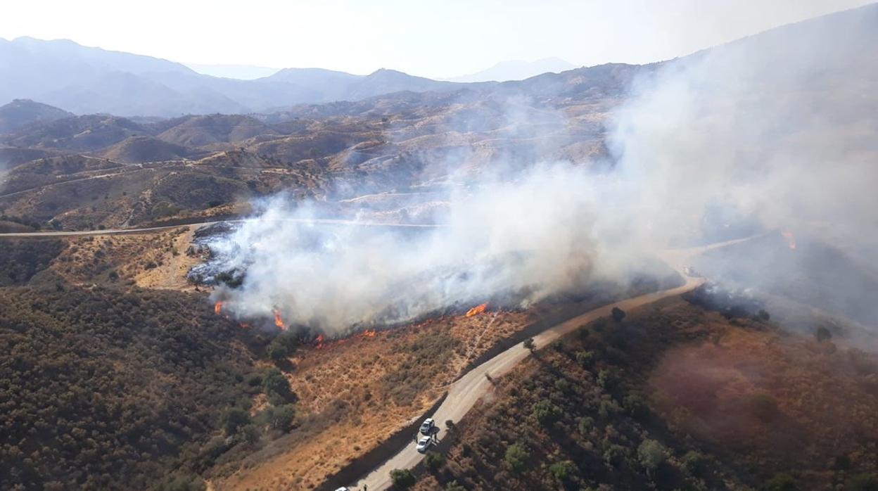 imagen del incendio, originado en la tarde de este sábado