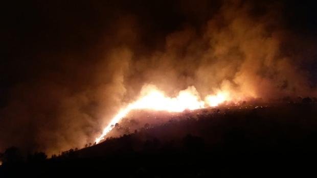 Controlado el incendio en la Sierra de Gádor de Almería