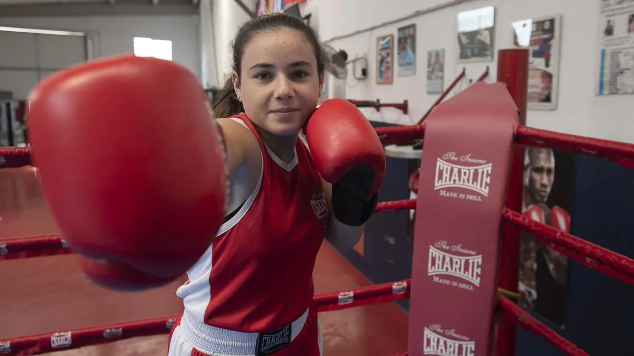 Noelia Gutiérrez, en el Club de Boxeo que lleva el nombre de su padre: José Gutiérrez