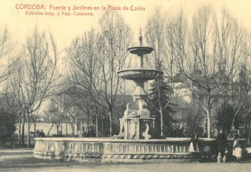 Fuente de la plaza de Colón, en estilo modernista