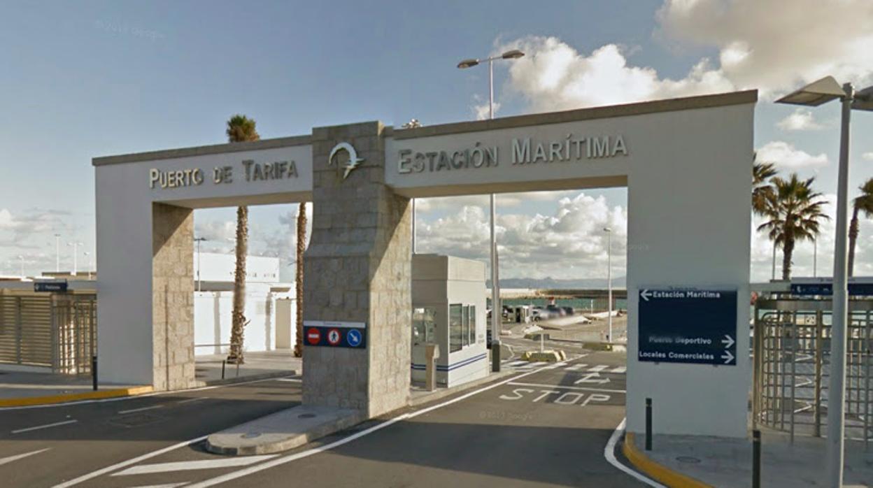 Entrada a la estación marítima de Tarifa