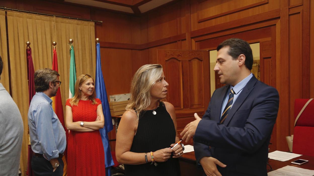 Isabel Albás y José María Bellido, en el Pleno de esta mañana