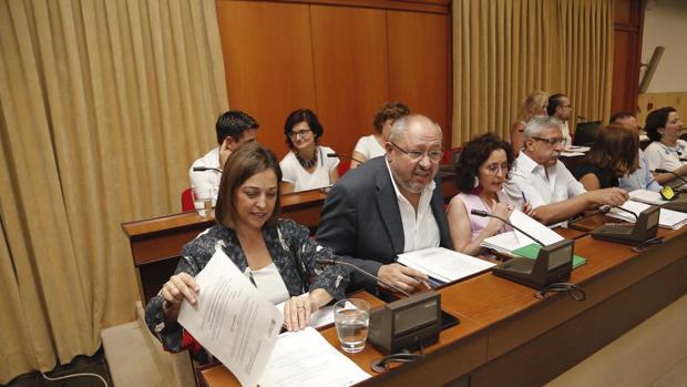 El reparto de cargos en empresas y del personal de confianza muestra la tensión en el PSOE de Córdoba