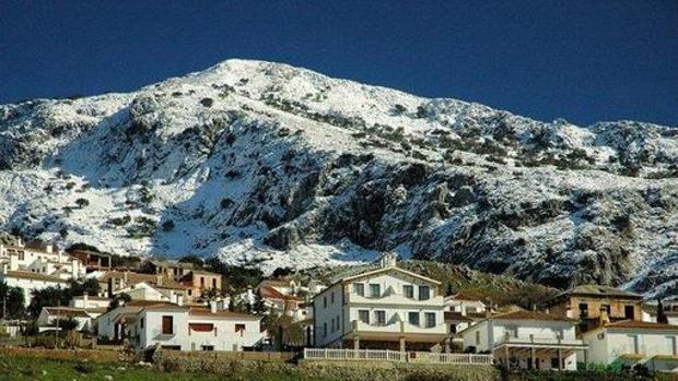 La alcaldesa de Benaocaz, un pueblo de Cádiz, pide que los Boinas Verdes patrullen sus fiestas