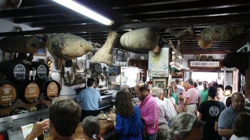 La Barra de Bigote, auténtico templo culinario de Sanlúcar