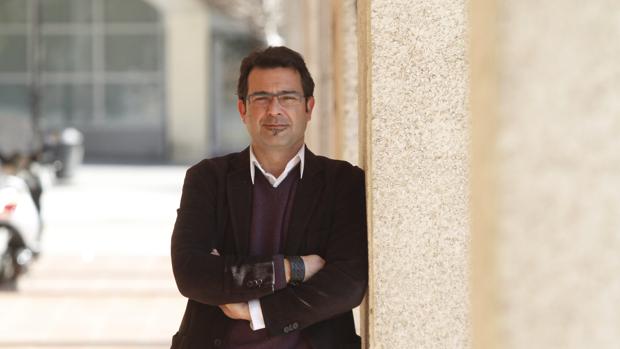 Joaquín Dobladez: «Hay que superar las etiquetas de sanchistas y susanistas»