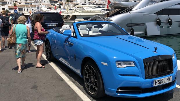 Las marcas de coches de lujo buscan clientes en Marbella