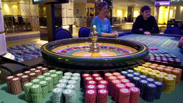 Casi 11.000 malagueños tienen prohibida la entrada a casinos y bingos