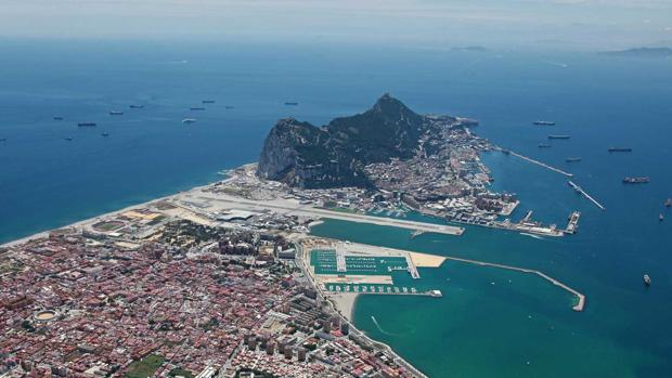 Gibraltar denuncia la incursión de una patrullera de la Guardia Civil «en sus aguas»