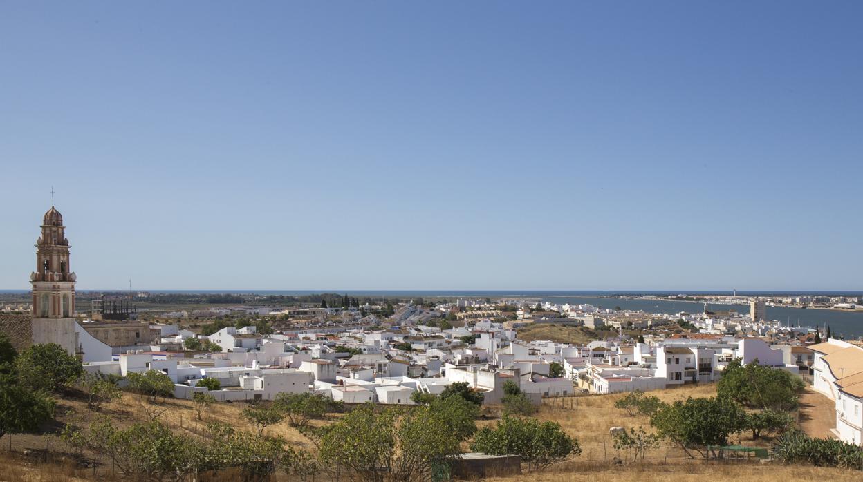 Vista del barrio de la Villa con la iglesia del Salvador dominando el paisaje