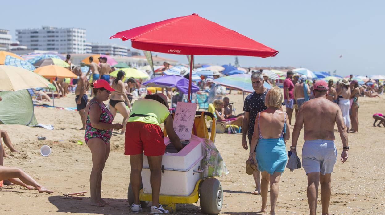 Venta ambuelante en la playa onubense de Punta Umbría