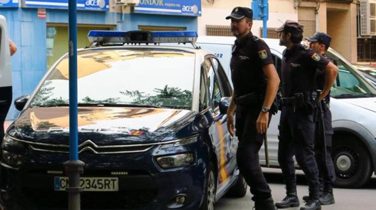 La Policía Nacional ha detenido al abuelo por los abusos a su nieta