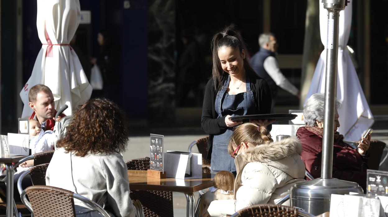 La hostelería es uno de los sectores con más precariedad según el sindicato