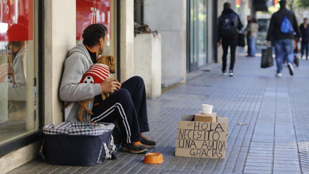 El Ayuntamiento de Córdoba, sin recursos para atender a más de cien personas que viven en la calle