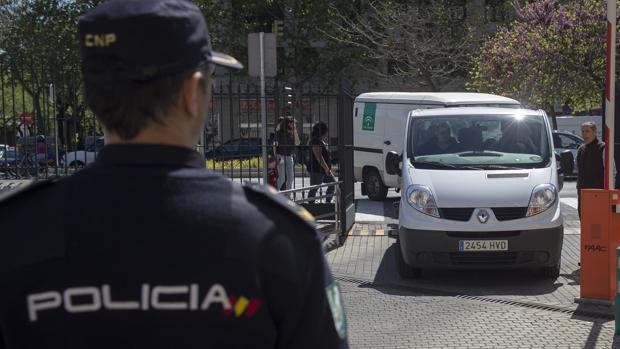 Un policía local detenido por abusos sexuales en la Feria de Antequera