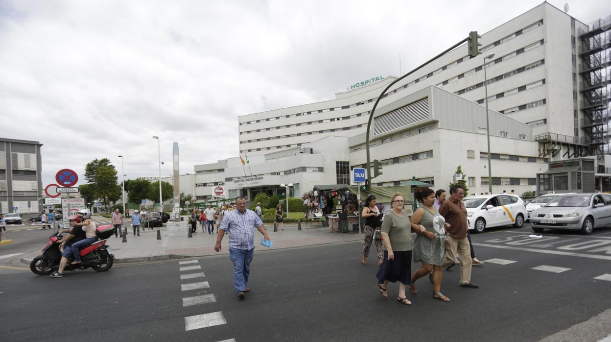 Hospital Virgen Macarena de Sevilla donde ingresó la mujer