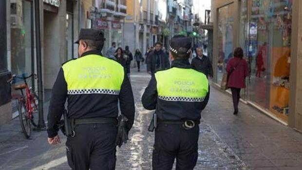 Detenido un hombre por seguir y mostrar sus órganos sexuales a una mujer en Granada
