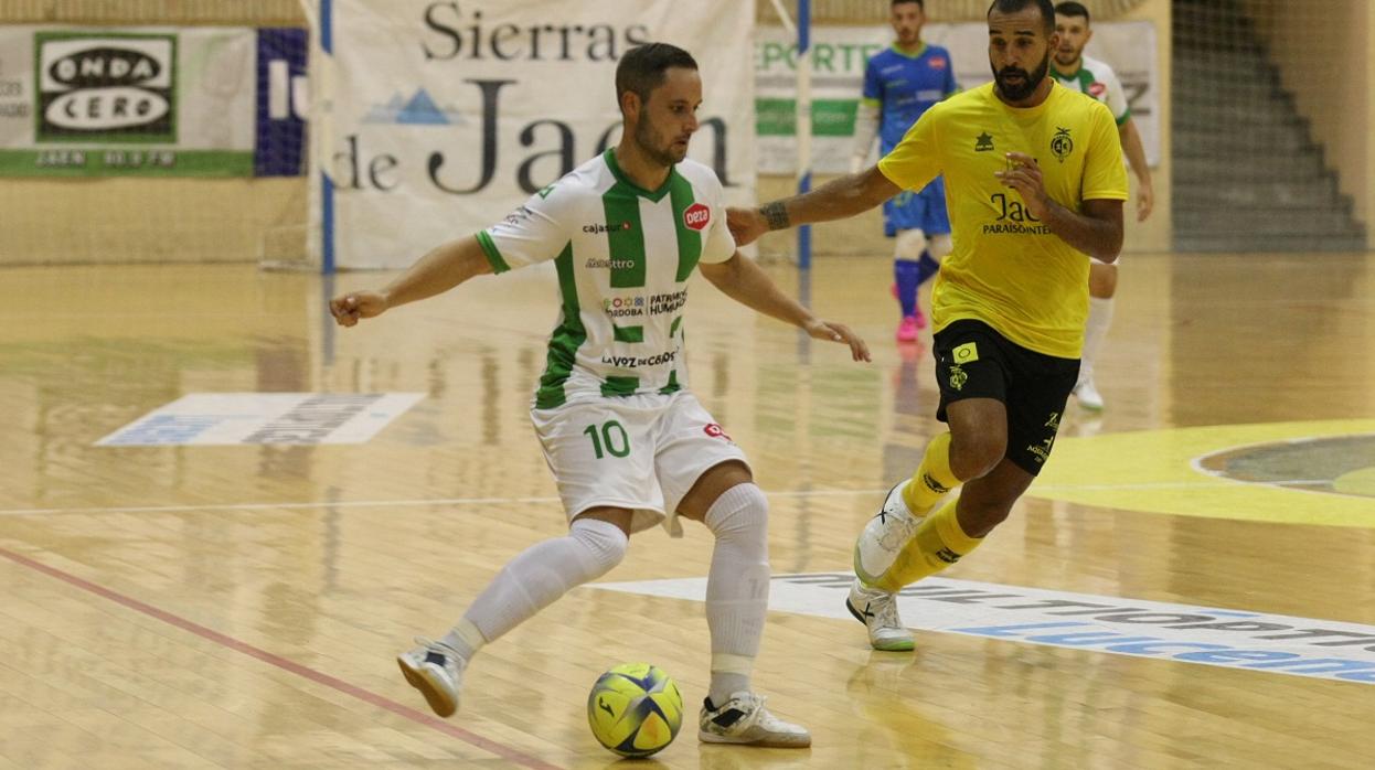 Manu Leal, en un instante del Jaén Paraíso Interior ante el Córdoba Patrimonio de la Humanidad de este sábado