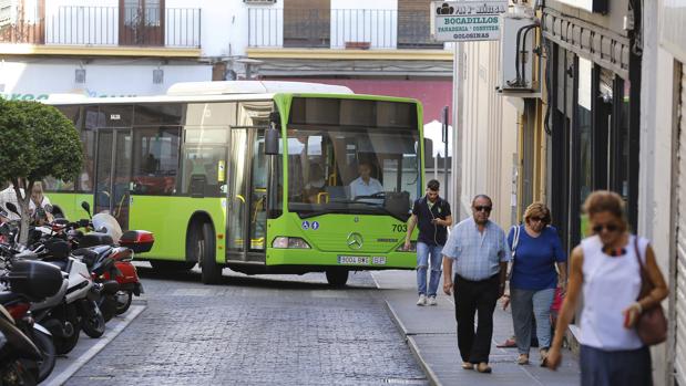 Aucorsa permitirá a sus usuarios recargar la tarjeta con una «app» del móvil