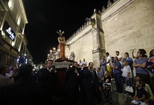 El Señor Amarrado a la columna, junto a la Catedral de Córdoba
