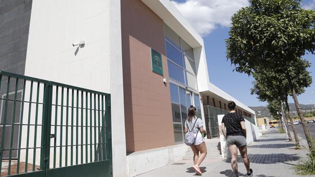 La piscina cubierta del Parque Figueroa de Córdoba enfila su apertura 13 años después de su primera piedra