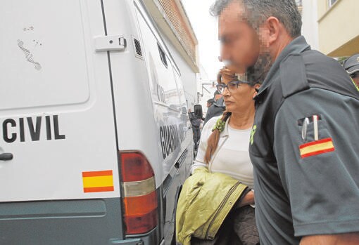 La exalcaldesa Ruiz, durante su detención por la Guardia Civil
