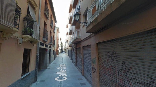 Buscan a un hombre por violar y golpear brutalmente a una mujer en Granada