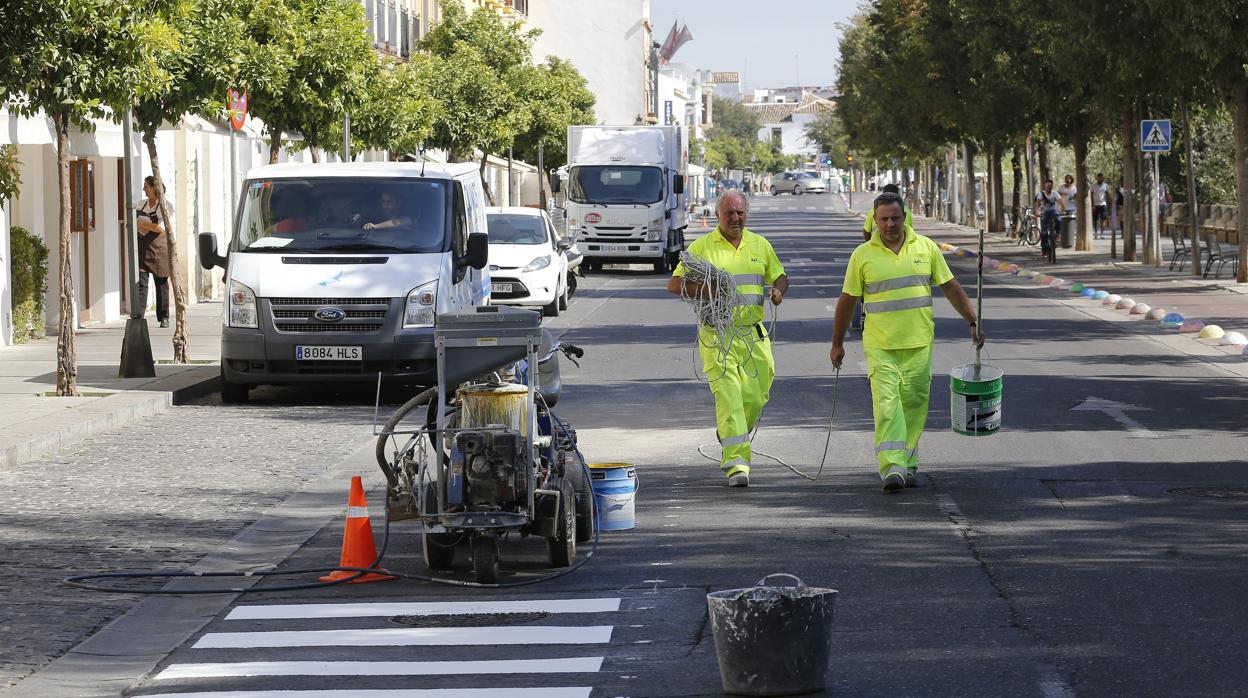 Obras anteriores de ensanchamiento de la zona peatonal en Ronda de Isasa