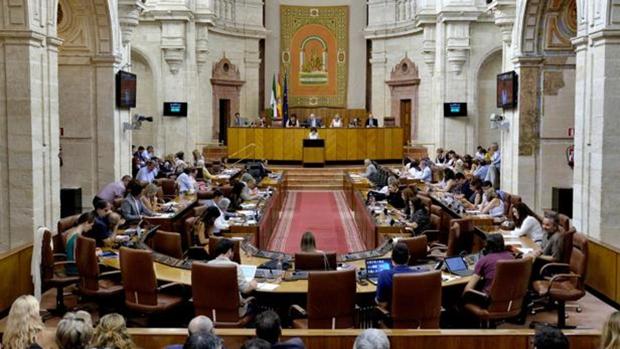 El Parlamento andaluz votará la semana que viene la creación de una comisión para un pacto por la Educación