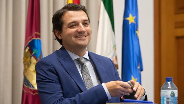 El alcalde de Córdoba cree que la logística ha sido objeto de una «política de escaparate»