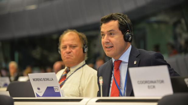 Juanma Moreno promete presencia permanente del Gobierno andaluz en Bruselas