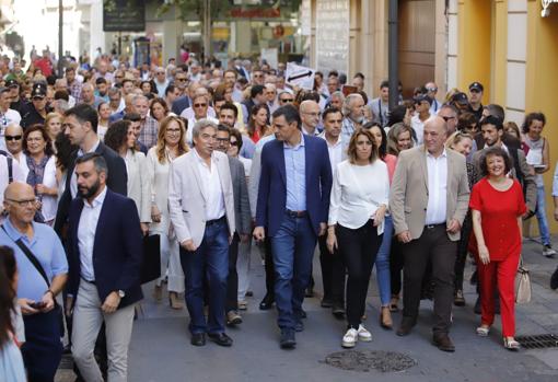 Pedro Sánchez se pasea por Córdoba (y poco más)