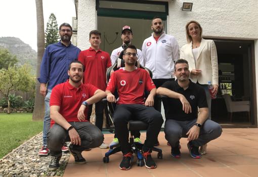 Miembros de la cantera, el equipo y la dirección de Vodafone Giants