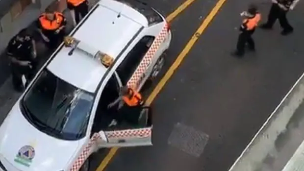 Conflicto por un coche de Protección Civil de Málaga que entró a Gibraltar a por chocolatinas