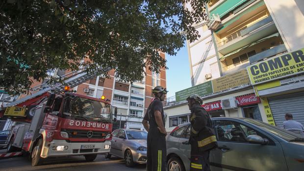 Susto en un hostal del Casco Histórico de Córdoba por una maleta ardiendo en el descansillo de las escaleras