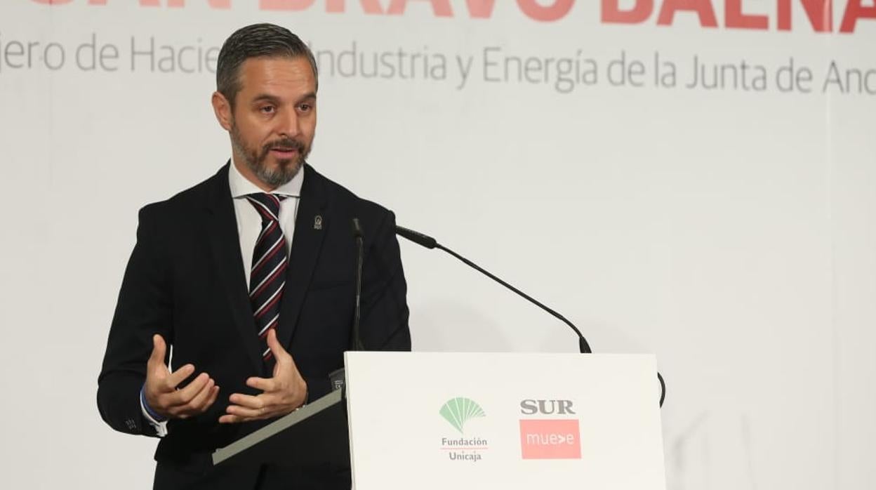 El consejero Juan Bravo, en la conferencia que ha ofrecido en Málaga este miércoles