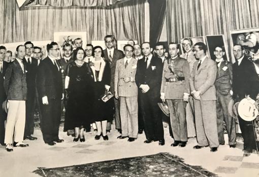 Presentación de la fatídica muestra de Ismael de la Serna en el Centro Artístico y Literario de Granada, en 1933.