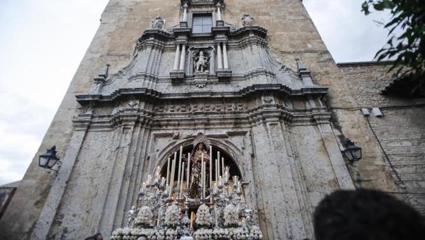 El último caminar glorioso de la Virgen del Amparo de Córdoba